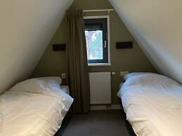 Nice Villa With 4 Bathrooms, Near Vrachelse Heide