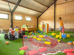 Wooden Lodge Near Three National Parks