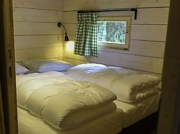 Wooden Lodge Near Three National Parks