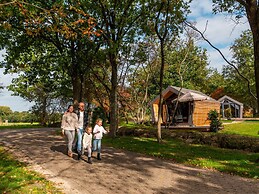Wooden Lodge Near Three National Parks
