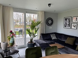 Modern Chalet With Dishwasher, Near De Efteling