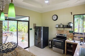 Root Wellness Arenal