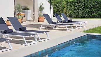 Apartments with Pool Casa Bianca