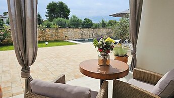 Apartments with Pool Casa Bianca