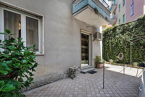 Modern Apartment with Patio in Rapallo