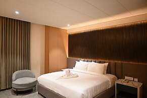 VANTARA SUITES
