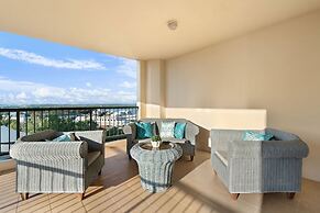 Waterfront Retreat Sea Views - Huge Pool - BBQ