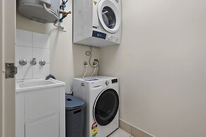 Waterfront Retreat Sea Views - Huge Pool - BBQ