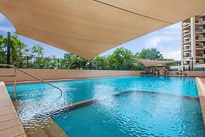 Waterfront Retreat Sea Views - Huge Pool - BBQ