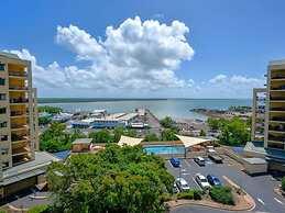 Waterfront Retreat Sea Views - Huge Pool - BBQ