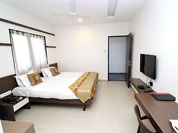 Hotel Girnar