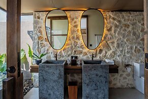 Ubud Mas Glamping Luxury Tent
