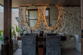 Ubud Mas Glamping Luxury Tent