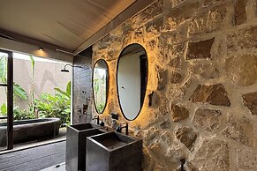 Ubud Mas Glamping Luxury Tent