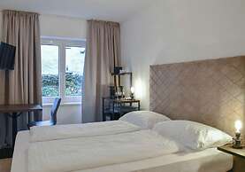 easy flat Hyrtlgasse