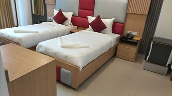 Hari's Court - Hotel and Banquet