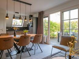 Restyled House With Three Bathrooms, Breda at 10km