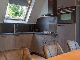 Restyled House With Three Bathrooms, Breda at 10km