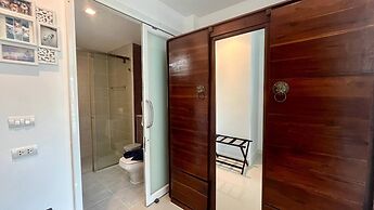 6-49 - 1 Bdr Condo With Balcony and Shared Pool