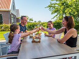 Spacious House With 5 Bathrooms, on the Markermeer