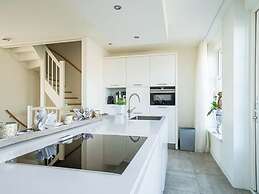 Spacious House With 5 Bathrooms, on the Markermeer