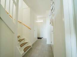 Spacious House With 5 Bathrooms, on the Markermeer