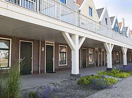 Spacious House With 5 Bathrooms, on the Markermeer