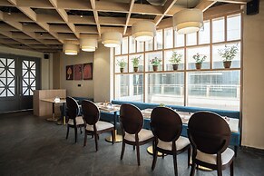 AR SUITES KLJ SQUARE