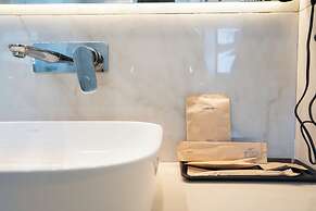 AR SUITES KLJ SQUARE