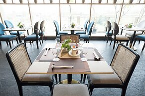 AR SUITES KLJ SQUARE