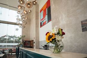 AR SUITES KLJ SQUARE