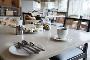 AR SUITES KLJ SQUARE