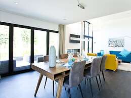 Luxury Holiday Home on a Holiday Park, Adjacent to the Hoge Veluwe Nat