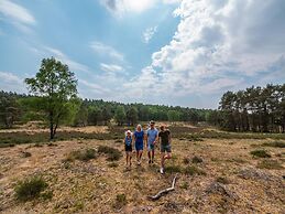 Luxury Holiday Home on a Holiday Park, Adjacent to the Hoge Veluwe Nat
