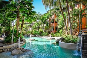 Lux Resort - 9 Pools Gym Free Parking