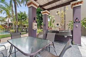 Lux Resort - 9 Pools Gym Free Parking