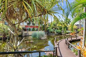 Reef Apartment Cairns - 4 Pools Resort BBQ