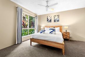 Reef Apartment Cairns - 4 Pools Resort BBQ
