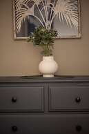 Reef Apartment Cairns - 4 Pools Resort BBQ