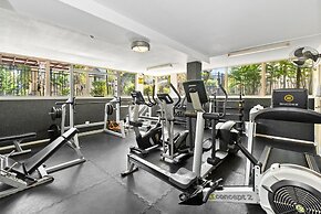 Lux Apartment Cairns - 9 Pools BBQ Gym