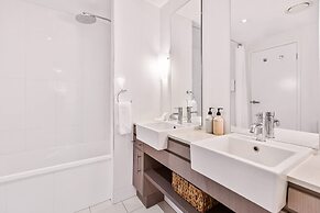 Lux Apartment Cairns - 9 Pools BBQ Gym