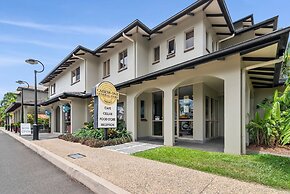 Lux Apartment Cairns - 9 Pools BBQ Gym