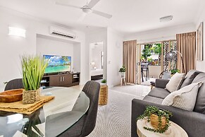 Lux Apartment Cairns - 9 Pools BBQ Gym