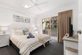 Lux Apartment Cairns - 9 Pools BBQ Gym