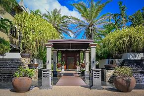 Lux Apartment Cairns - 9 Pools BBQ Gym