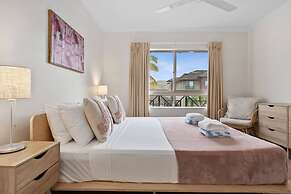 Poolside Paradise Cairns - 9 Pools BBQ Gym