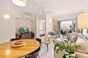 Poolside Paradise Cairns - 9 Pools BBQ Gym