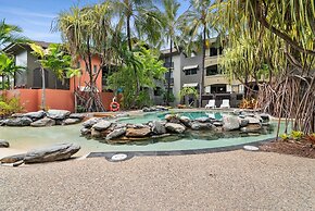 Poolside Paradise Cairns - 9 Pools BBQ Gym