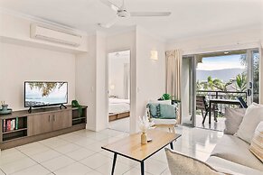 Poolside Paradise Cairns - 9 Pools BBQ Gym