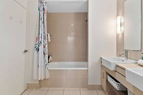 Poolside Paradise Cairns - 9 Pools BBQ Gym